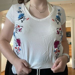 American Eagle White V-Neck